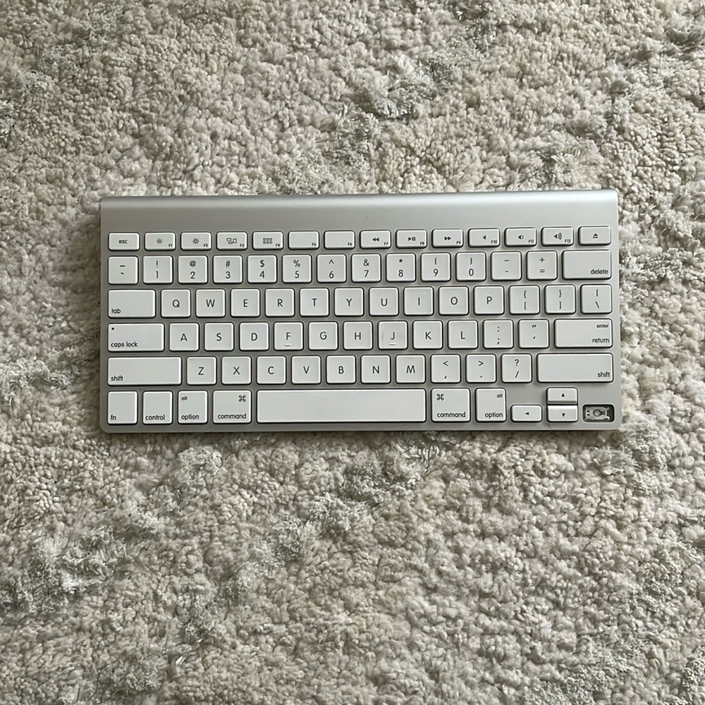 Authentic Apple Wireless Keyboard model A1314